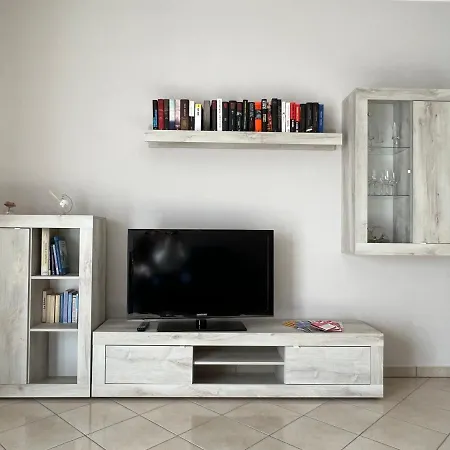 Apartment 99